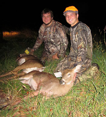 https://bucktailoutdoors.com/wp-content/uploads/2019/11/deer-hunt.jpg